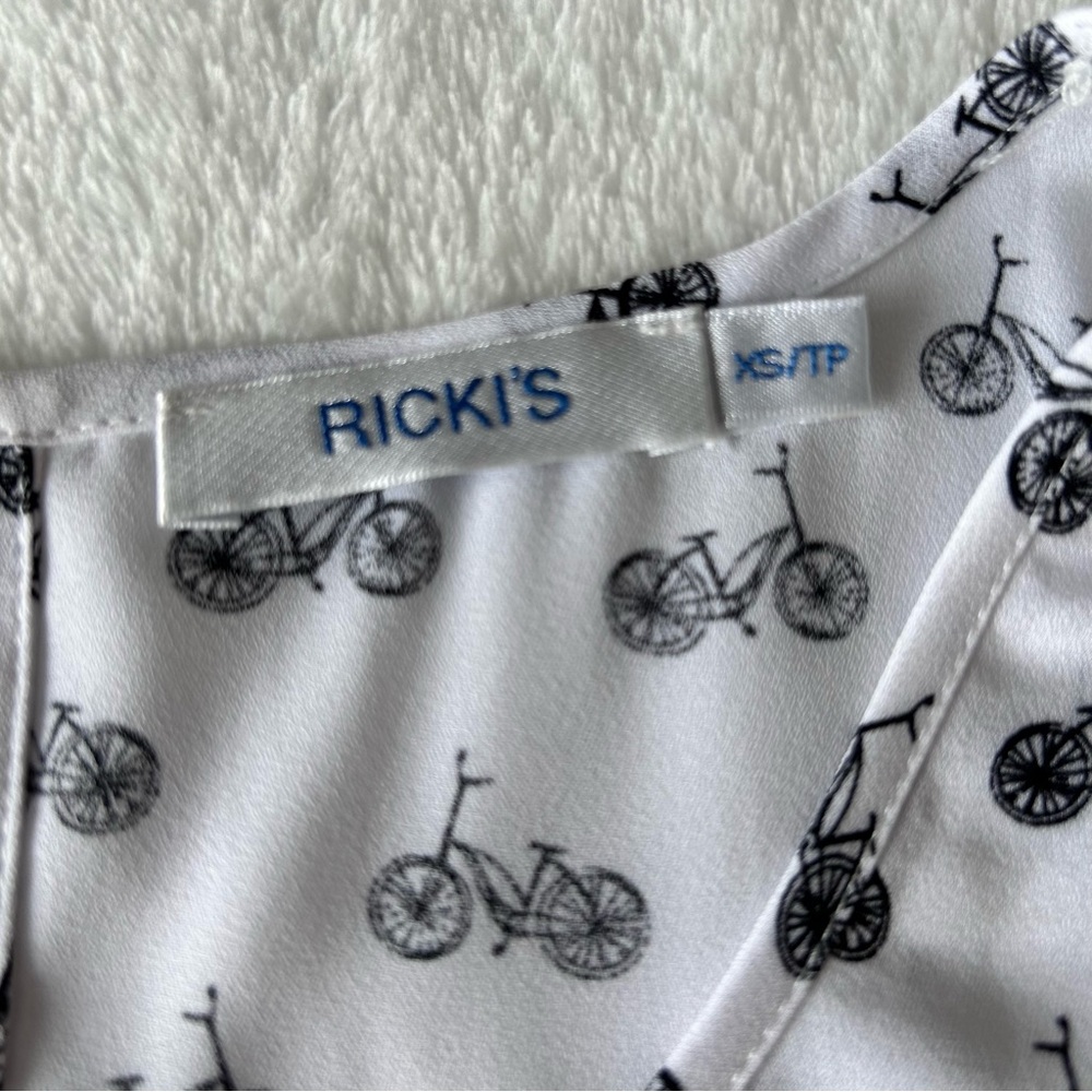 Ricki’s White Bicycle Print Women's Sleeveless Spring Summer Blouse Tank Top. XS - Picture 13 of 14